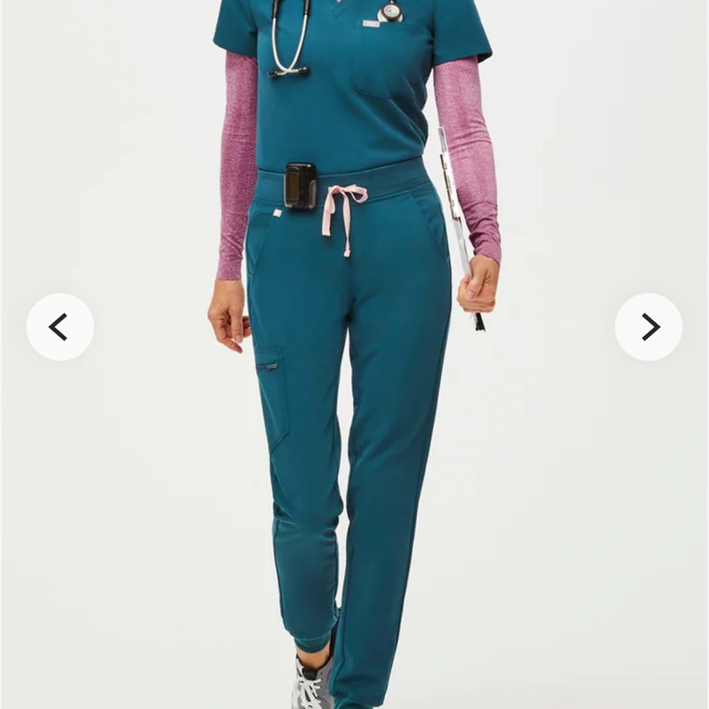 FIGS Joggers + scrub top, Mediums